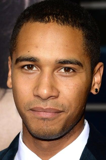 Elliot Knight